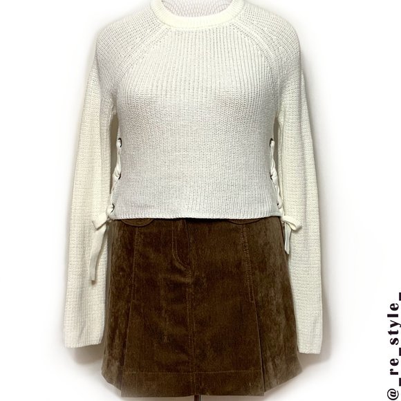 LAST CHANCE 2/$20 SUMMER SALE 90's Mini Skirt - Picture 5 of 8